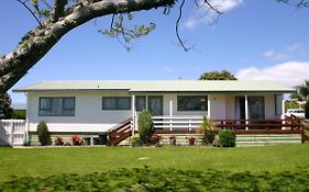 Waihi Getaway - Waihi Beach Holiday Home